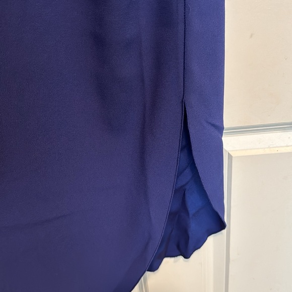 Wilfred racer back dress with slits at the bottom on both sides. - Picture 5 of 6